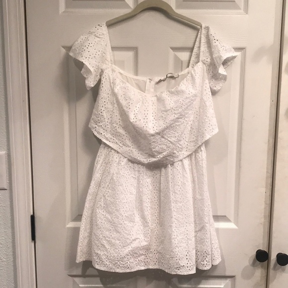 Guess Dresses & Skirts - Guess brand size M lined white eyelet dress